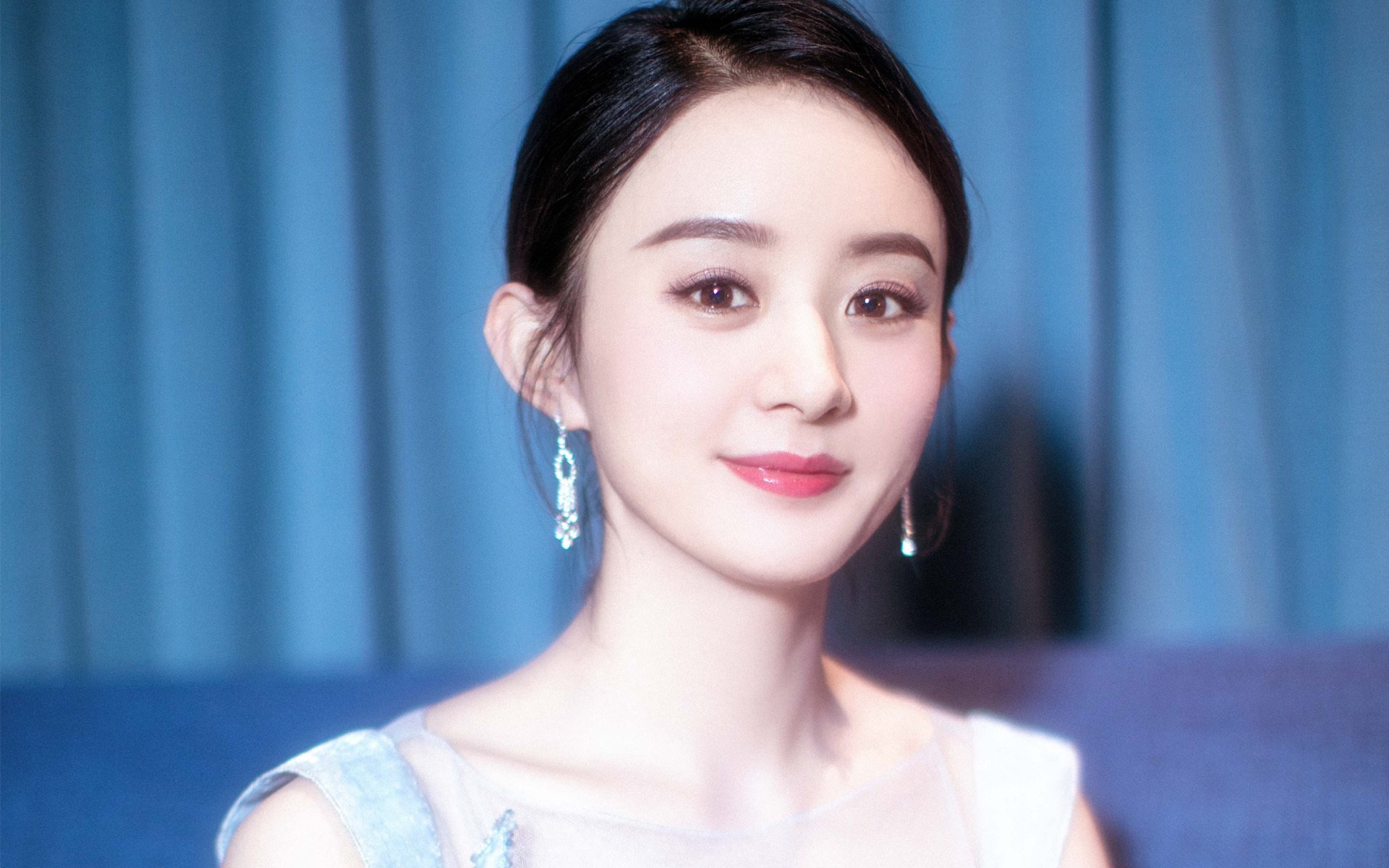 乌拉圭队中场贝尔特拉在巴黎奥运会上展现出强大的进攻组织能力